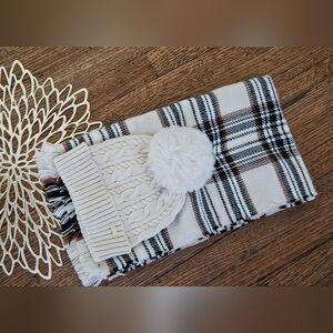 Steve Madden 2pc Beanie & Scarf Set Never opened. One Size